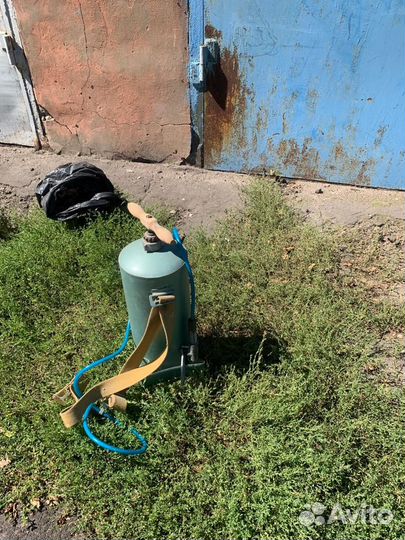 Опрыскиватель кустов и деревьев