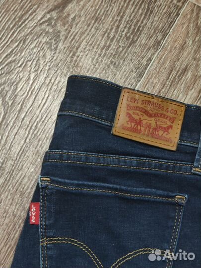 Джинсы Levi's 710 28