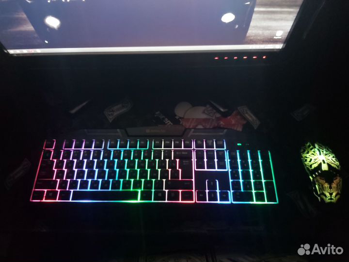 Игровая клавиатура с подсветкой