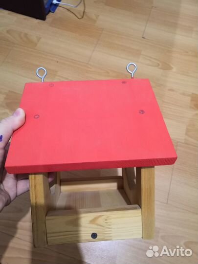 Кормушка для птиц из дерева