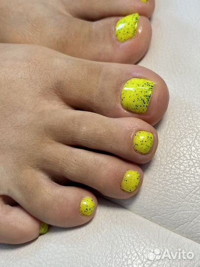 Маникюр, педикюр м. Приморская, Одоевского 22