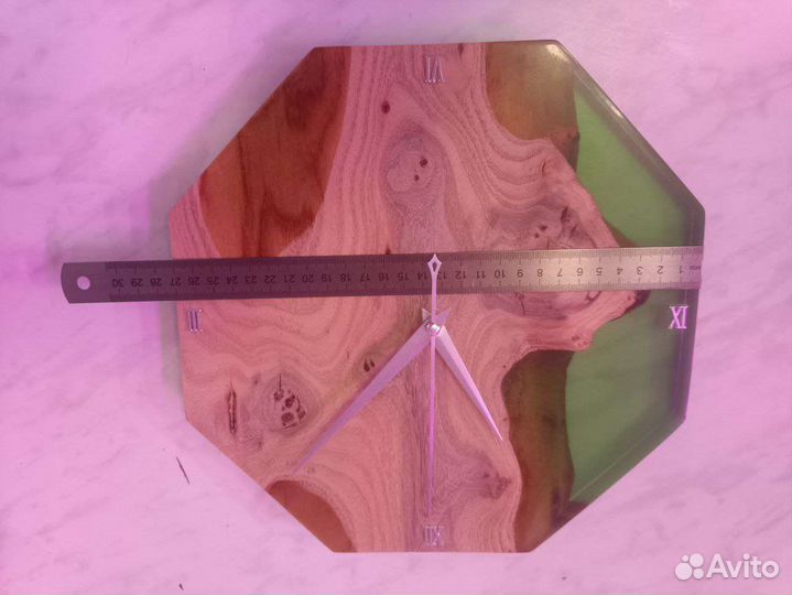 Часы настенные с эпоксидной смолой