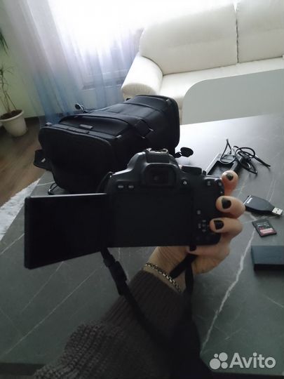 Зеркальный фотоаппарат canon 850d