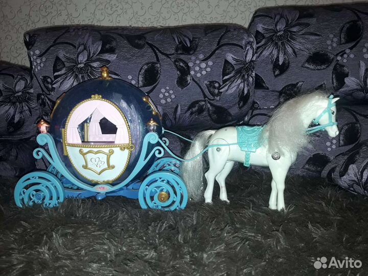 Карета и лошадь для кукол