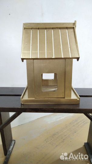 Кормушка для птиц из дерева