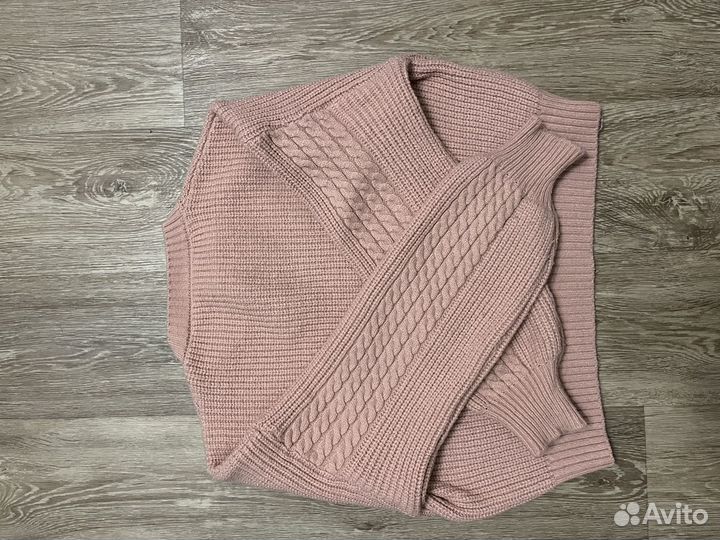Свитер женский
