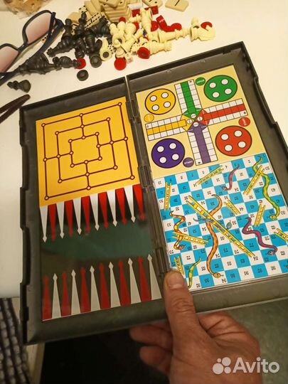 Шахматы шашки нарды, домино