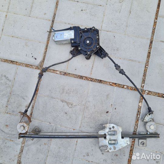 Стеклоподъемник передний левый