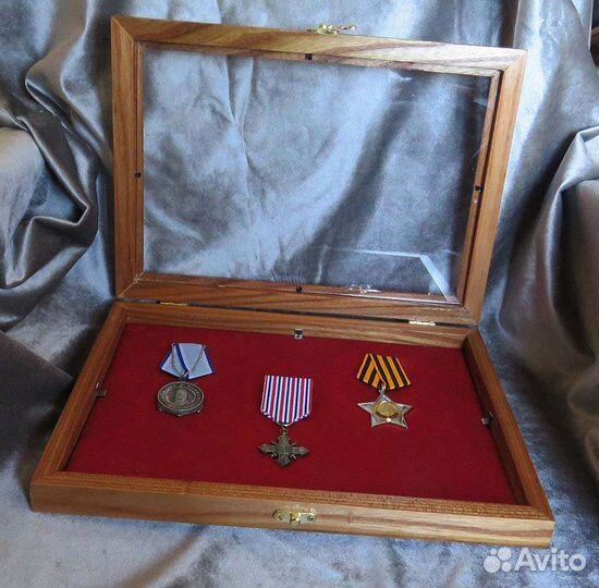 Рамки (витрины) из карагача для орденов, медалей