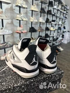 Кроссовки Nike Air Jordan 4 осень