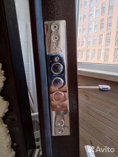 Дверь входная металлическая новая