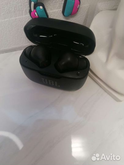Новые беспроводные наушники Jbl tune