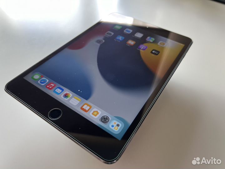iPad mini 4 32GB Space Gray, в отличном состоянии