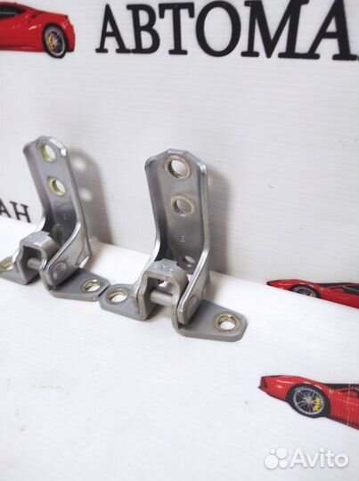 Петля двери передняя нижняя верхняя Outlander XL