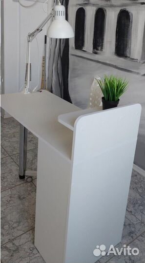 Маникюрный стол складной новый