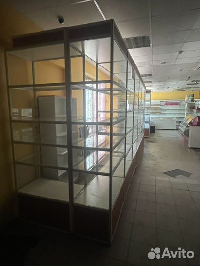 Стеклянная витрина