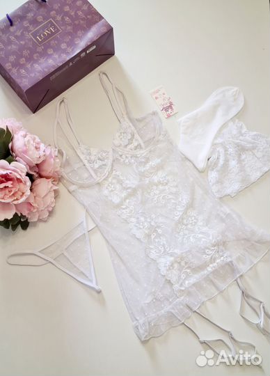 Пеньюар, трусики, чулки, подарочная упаковка