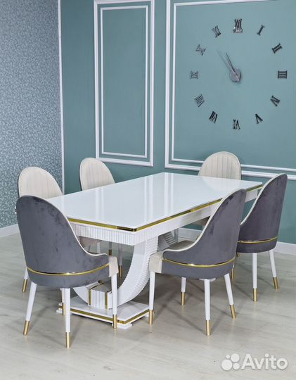 Стол и стулья