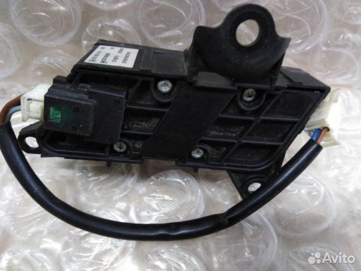 Кнопка центрального замка Mercedes-Benz S-Class