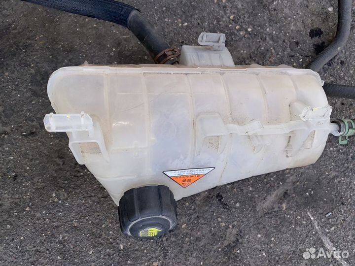 Бачок расширительный Renault Kangoo KW0D 820045578