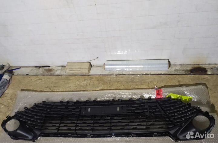 Camry 55- Решетка в бампер новая не оригинал