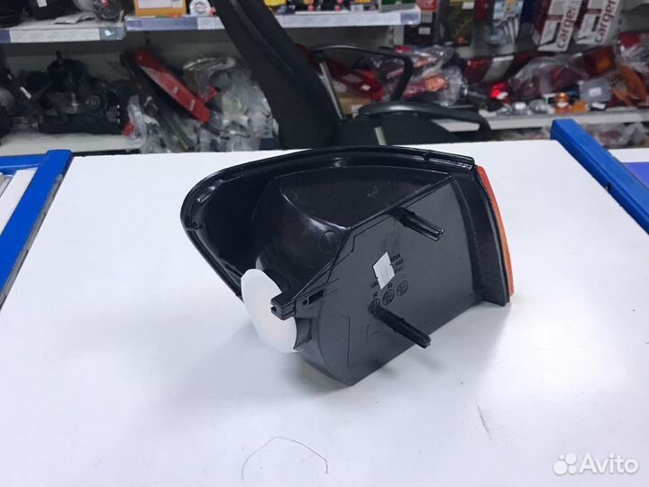 Габарит левый Opel Omega A 91-94