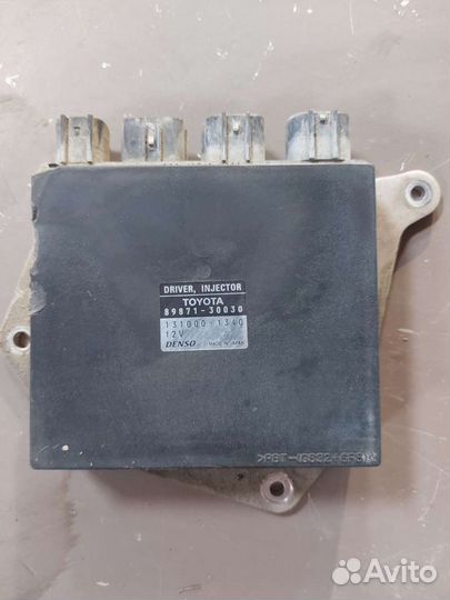 Блок управления форсунками на Toyota Lexus