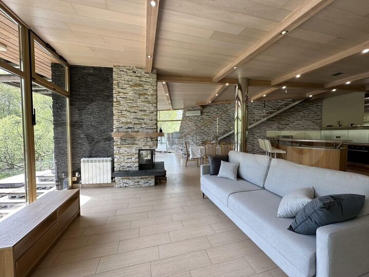 Дом 161 м² на участке 6 сот.