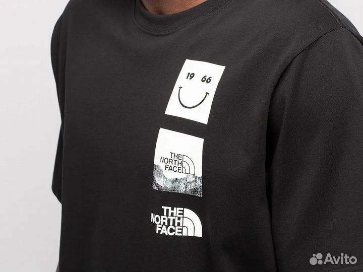 Футболка The North Face