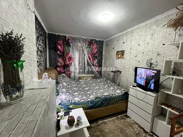 4-к. квартира, 57 м², 2/2 эт.