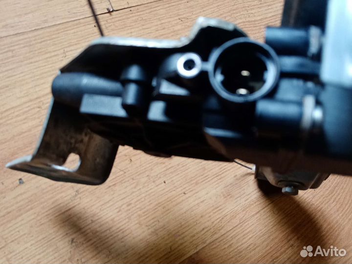 Задний левый эл.стеклоподьемник Рено Меган 2