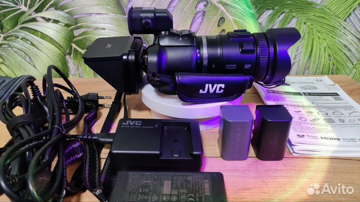 Видеокамера JVC GC-PX100BE