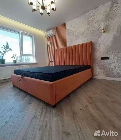 Белая кровать