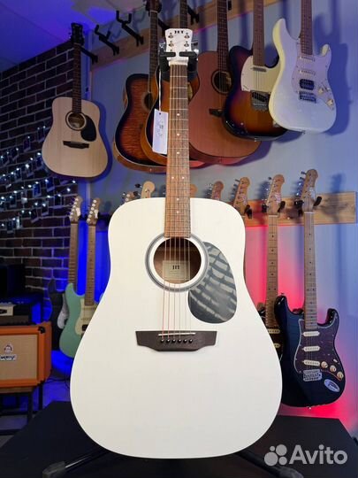 Акустическая гитара + чехол в подарок
