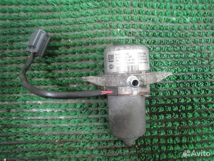 Насос вакуумный Chevrolet Aveo T300 2012