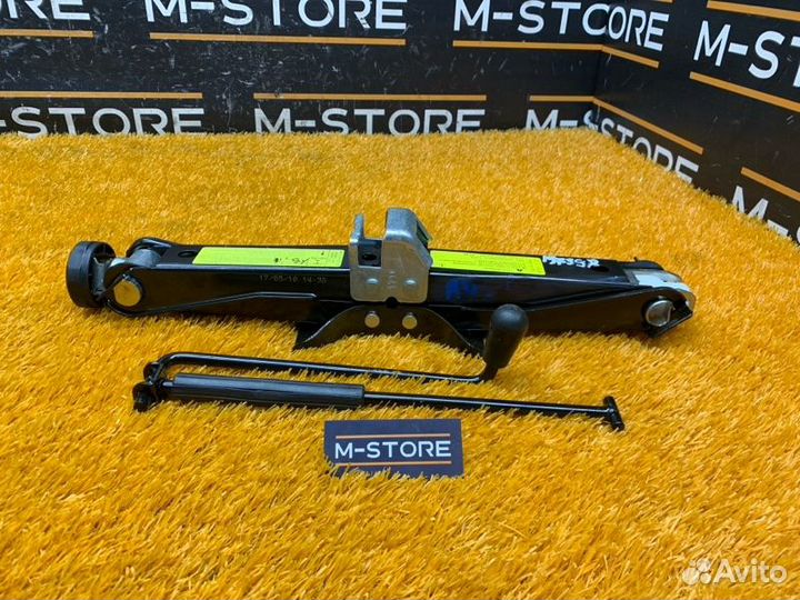 Домкрат Audi A4 B8/8K cdnc 2011