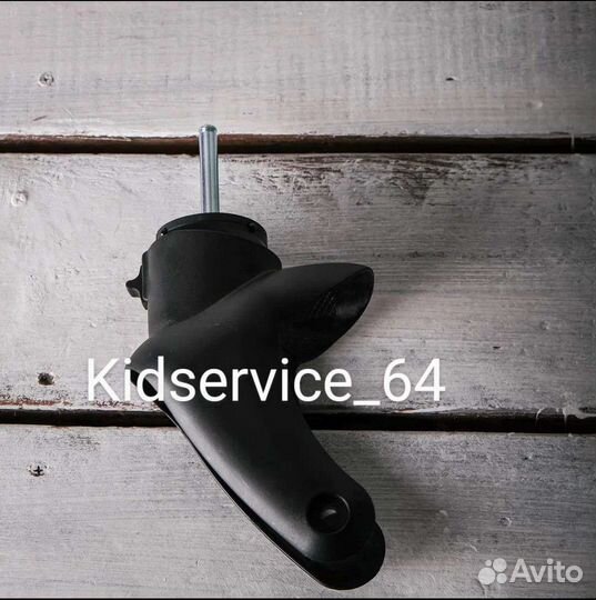 Вилка поворотного колеса коляски