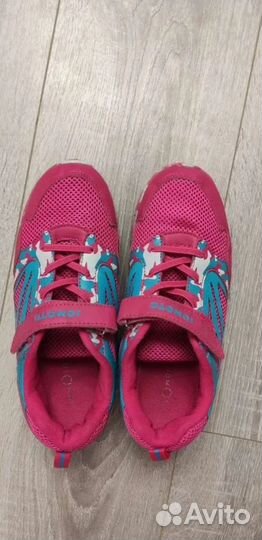 Кроссовки легкие