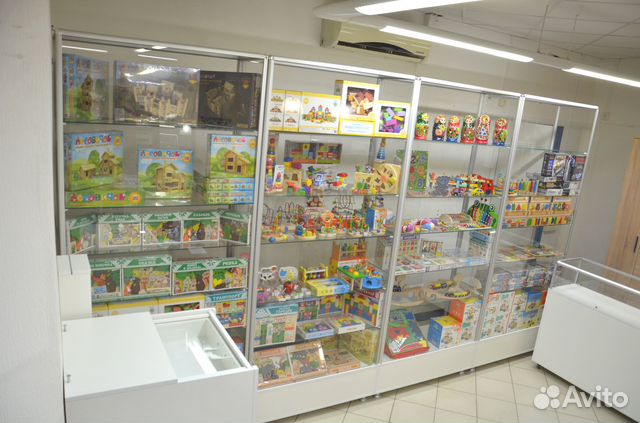 Изготовление витрин, стеллажей, прилавков