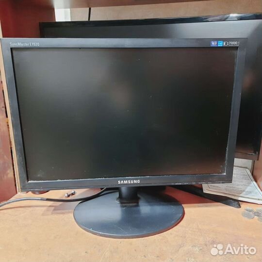 Монитор Samsung syncmaster e1920nw