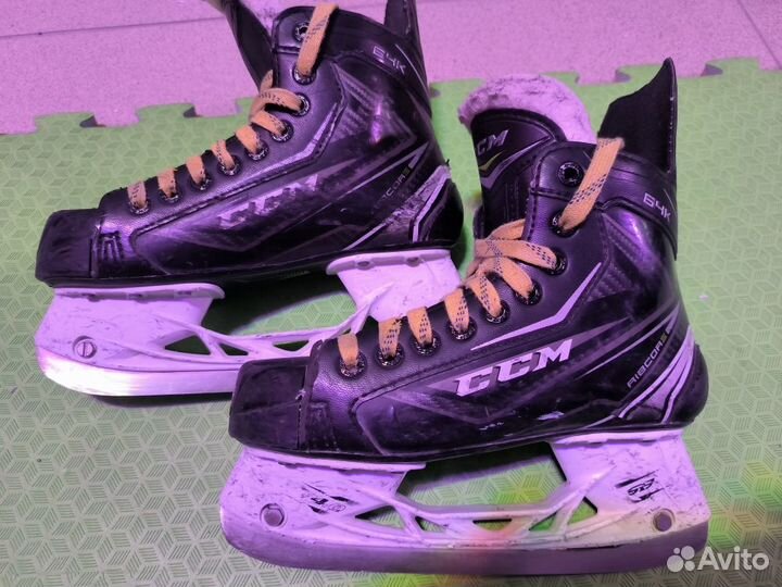 Хоккейные коньки CCM, размер 36