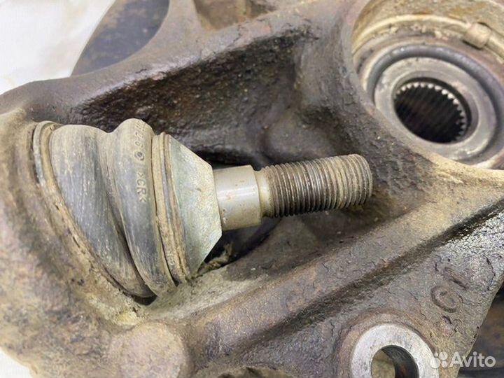 Кулак поворотный задний левый Mercedes-Benz