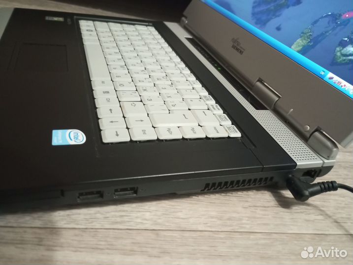 Ноутбук fujitsu Siemens amilo pro v3515
