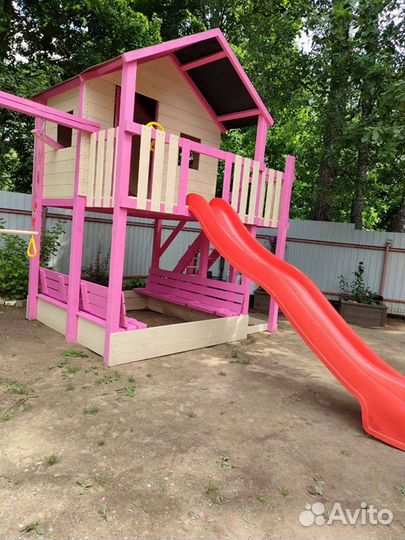 Детские деревянный домик на сваях