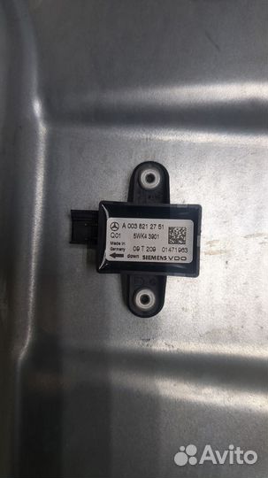 Стеклоподъемник электрический левый передний Mercedes R W251 2005, 2009