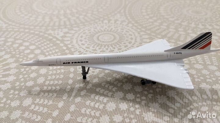 Модель самолета Конкорд металл