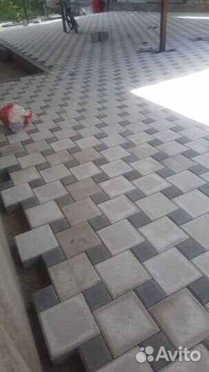 Укладка тротуарной плитки и сварочные работы