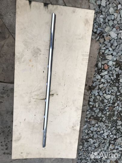 Молдинг передней левой двери на опель Мокка