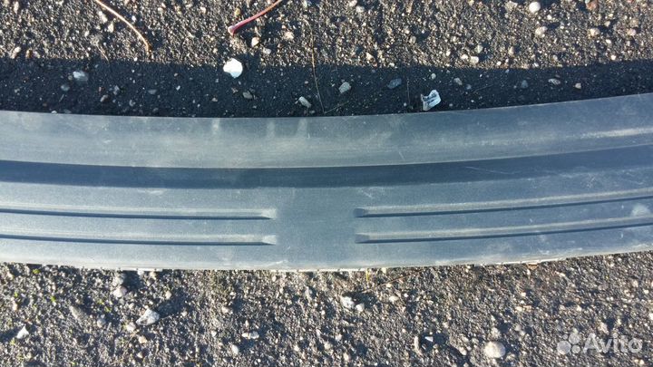 Land Rover Freelander 2 накладка бампера lr005751