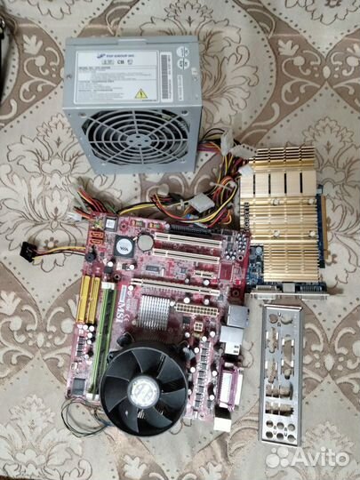 Материнская плата с процессором и памятью